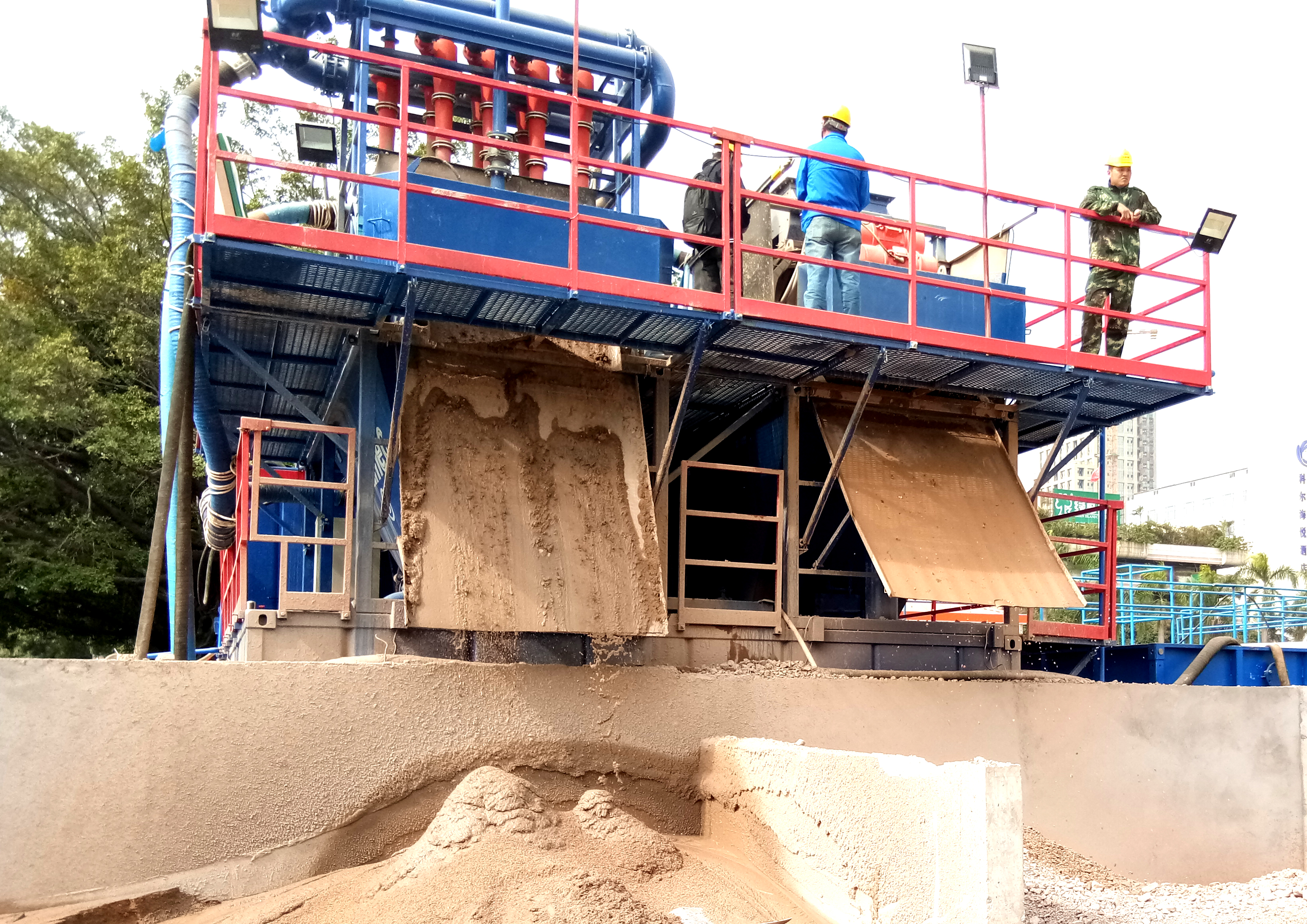 西安科迅案例-山東泥水分離系統(tǒng)現(xiàn)場