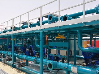 泥漿循環(huán)系統(tǒng)可實(shí)現(xiàn)鉆井液的四級(jí)凈化過(guò)程